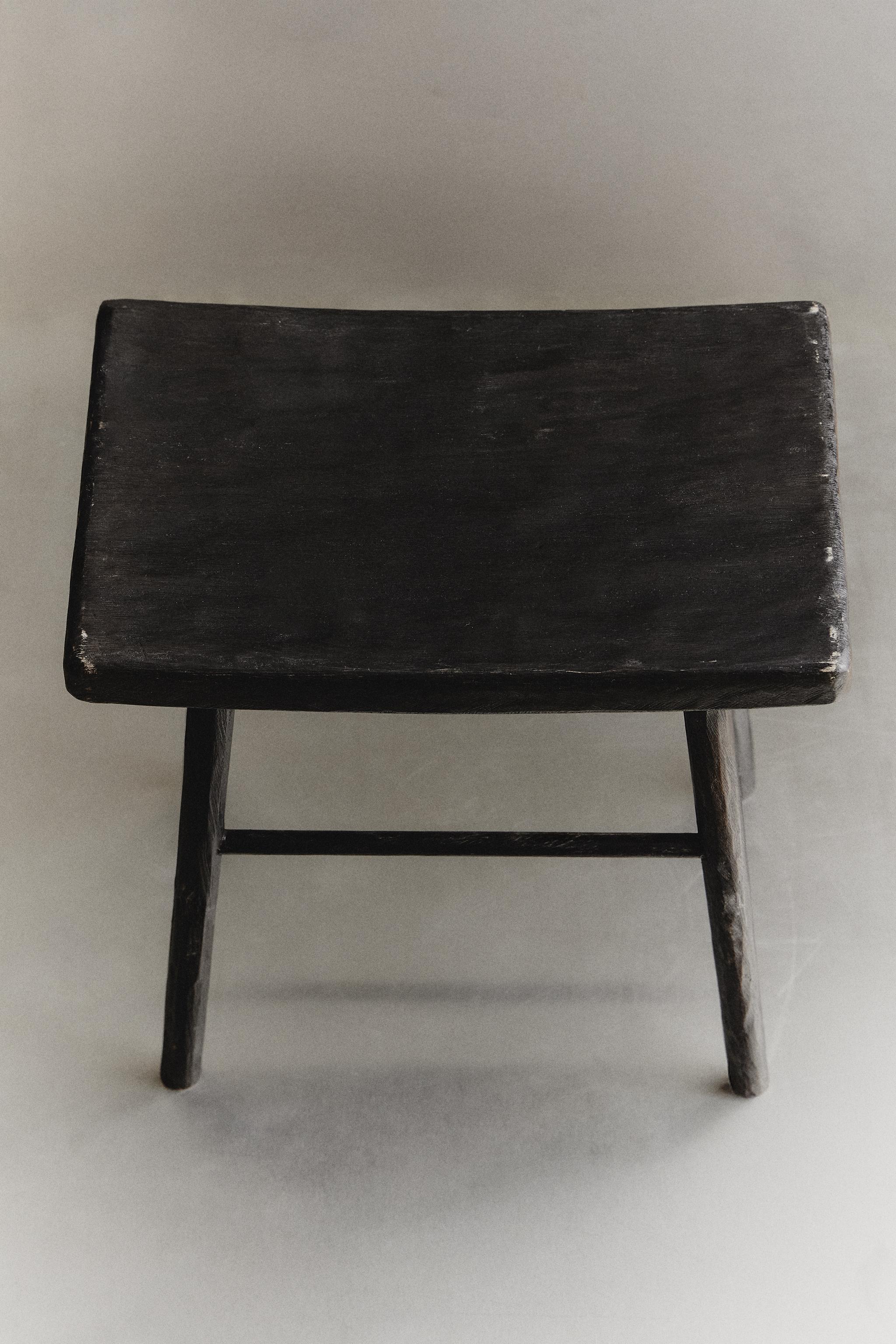HAMMERED STOOL